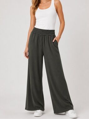 UGG Women’s Olive Green Wide Leg Lounge Pants – Size Small, So Cozy!